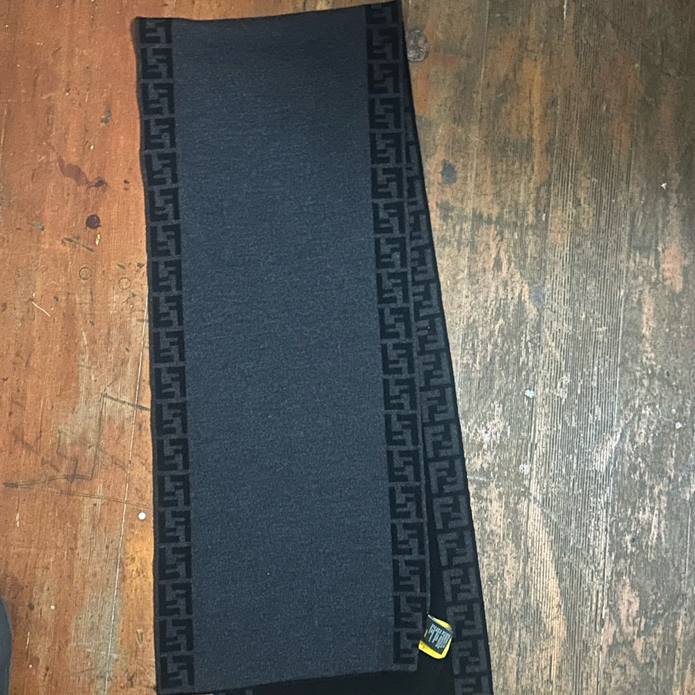 Fendi Black Textured Scarf